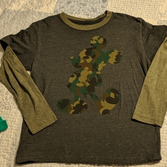 💖💜 Mickey Mouse long sleeve t-shirt. - Picture 2 of 3